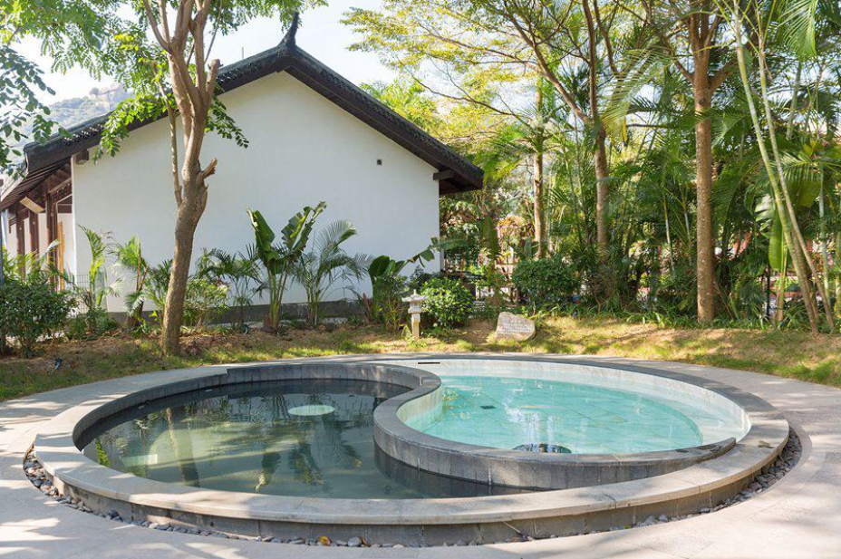 温泉水疗太极池